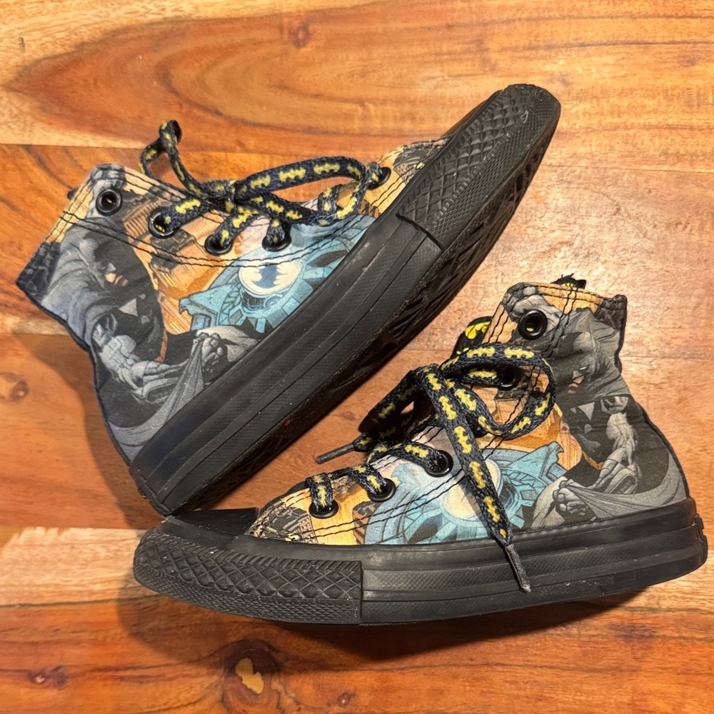 Converse All-Star Chuck Taylor Batman DC Comica Kids High-Top Sneakers - 11C - Picture 4 of 14